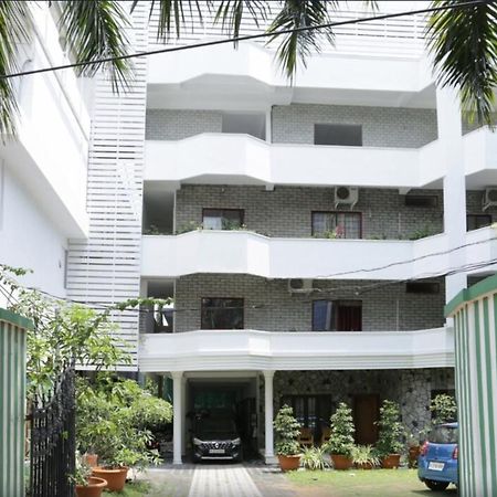 Heaven Gardens Hotell Kochi Exteriör bild