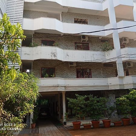 Heaven Gardens Hotell Kochi Exteriör bild