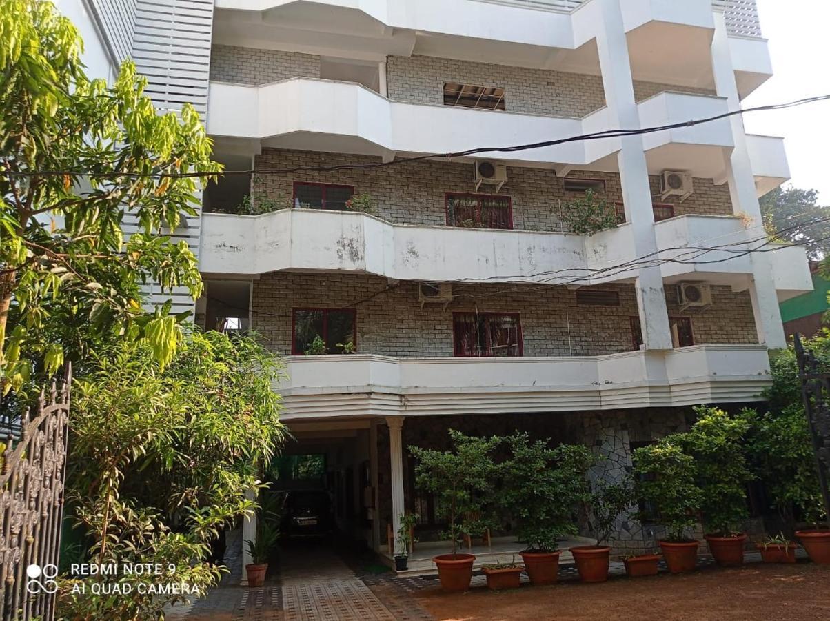 Heaven Gardens Hotell Kochi Exteriör bild